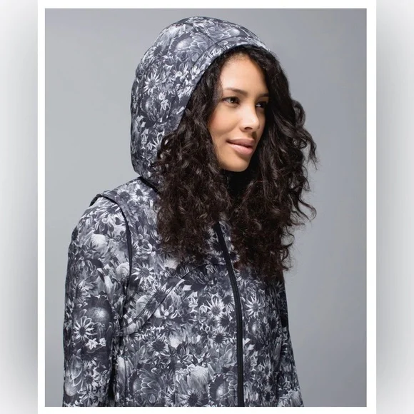 Lululemon Bring Back The Track Jacket Flowabunga Black Angel Wing W4D99S floral - Picture 10 of 15